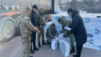 Фотография к новости: Елге 150 мың қорап темекіні заңсыз өткізбек болғандар ұсталды