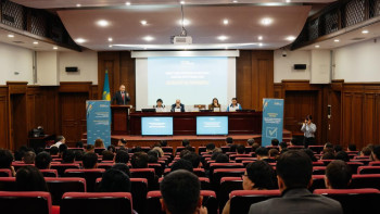 Фотография к новости: Мәдениет және ақпарат министрлігінде жаңа Конституция жобасы талқыланды