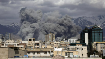 Фотография к новости: АҚШ пен Израиль Тегеранның орталығындағы ауруханаға шабуыл жасады