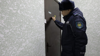 Фотография к новости: Тіркеуде бар, өзі жоқ: Ақтөбе облысында 27 шетелдік жауапқа тартылды