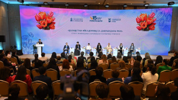 Фотография к новости: Жаңа конституция әйелдердің құқықтары мен мүмкіндіктерін кеңейтеді – Мәулен Әшімбаев