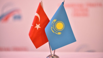 Фотография к новости: Көшербаев Түркияның сыртқы істер министрімен Таяу Шығыстағы жағдайды талқылады