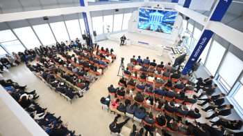 Фотография к новости: Мәулен Әшімбаев Талдау мектебін қорытындылады