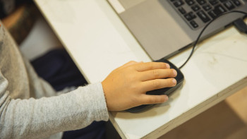 Фотография к новости: 10 наурызда Қазақстанның үш өңірінде оқушылар қашықтан оқиды