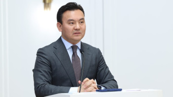 Фотография к новости: Табиғи байлықтан зияткерлік капиталға: Рауан Кенжеханұлы жаңа Конституцияның маңызын түсіндірді