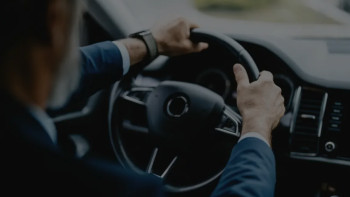 Фотография к новости: Алматыда автосалон алдында су жаңа көлікті ұрлап әкетті