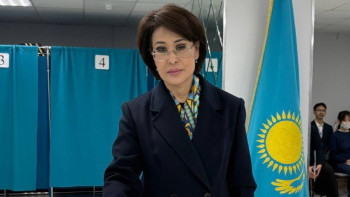 Фотография к новости: Ақмарал Әлназарова референдумда дауыс берді