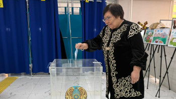 Фотография к новости: Жаңаталап ықшамауданының тұрғындары референдумда белсенділік танытты