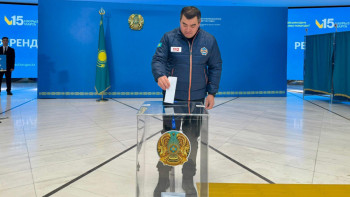 Фотография к новости: Шыңғыс Әрінов референдумға қатысып, өз таңдауын жасады