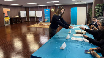 Фотография к новости: Жапониядағы қазақстандықтар референдумда алғашқылардың бірі болып дауыс берді