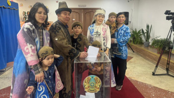 Фотография к новости: «Мерейлі отбасы» байқауының жеңімпазы Бекдайыр әулеті өнері мен азаматтығы арқылы үлгі көрсетті