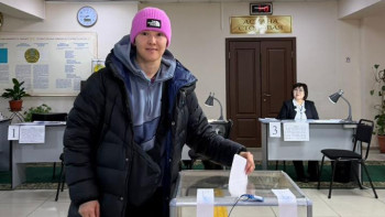 Фотография к новости: Париж Олимпиадасының қола жүлдегері Назым Қызайбай референдумда дауыс берді