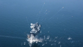 Фотография к новости: АҚШ операция басталғалы бері Иранның 65-тен астам кемесін суға батырды