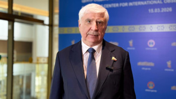 Фотография к новости: Шетелдік байқаушы референдумға жастар белсенді қатысып жатқанын айтты