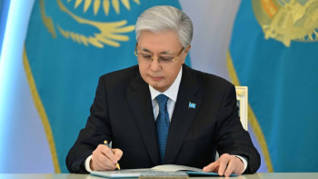 Фотография к новости: Жаңа Конституциямызға сәйкес адал қызмет етуге серт беремін – Тоқаев 