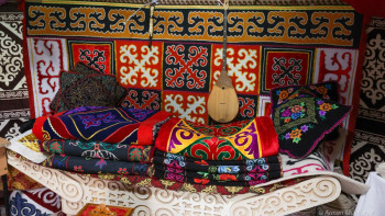 Фотография к новости: Домбыраны ұшақта алып жүру жеңілдей ме: Қазақстанда жаңа ереже дайындалып жатыр