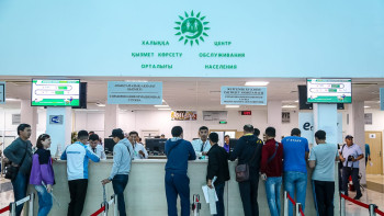 Фотография к новости: Жүргізуші куәлігі үшін пара: ҰҚК емтиханнан өткізіп беретіндерді ұстады