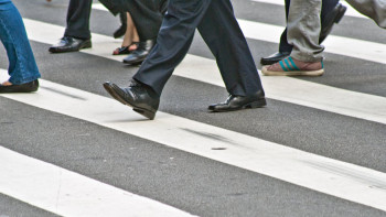 Фотография к новости: Алматыда автобус жаяу жүргіншіні қағып кетті