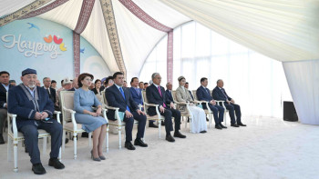 Фотография к новости: Президент Ұлыстың ұлы күніне арналған концертті тамашалады