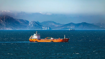 Фотография к новости: Иран Ормуз бұғазы арқылы қандай кемелер өте алатынын айтты