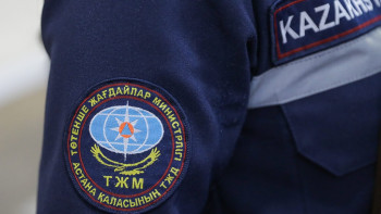 Фотография к новости: Жамбыл облысында жантүршігерлік жол апаты: Көлікте қысылып қалған ер адам құтқарылды