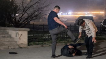 Фотография к новости: Ақтауда мейрамхана маңындағы төбелес видеоға түсіп қалды