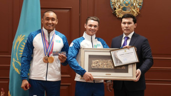 Фотография к новости: Паралимпиада чемпионы Ербол Хамитовқа жаңа атақ берілді