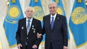 Фотография к новости: Әлем шыңдарын бағындырған әйгілі альпинист Ерванд Ильинскийге ең жоғары атақ берілді