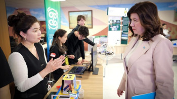 Фотография к новости: "Келешек мектептері" мен цифрландыру: Астанада ауыл педагогтері тәжірибе алмасты