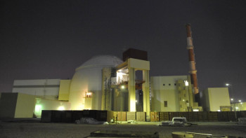 Фотография к новости: Израиль мен АҚШ Бушер АЭС аумағына үшінші рет соққы жасады