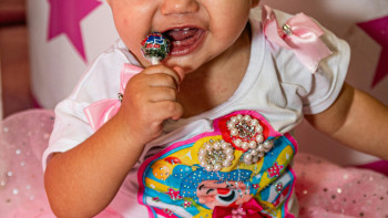 Фотография к новости: Дәрігерлер тамағына кәмпит тұрып, тынысы тоқтап қалған баланы құтқарды