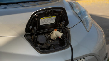 Фотография к новости: Арзанға сатып алынған электромобиль ақыры қымбатқа түсуі мүмкін: Неге?