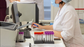 Фотография к новости: Саясат Нұрбек Қазақстанда жасалған рак дәрісінің құнын атады