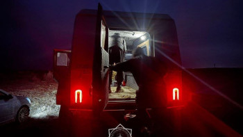 Фотография к новости: Атырау облысында батпаққа батқан көліктегі 5 адам құтқарылды