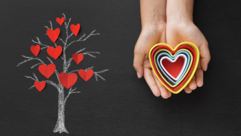 Фотография к новости: Мейірім шуағы: 11 балаға жарқын жол ашқан ананың өмірі