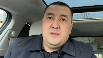 Фотография к новости: Алматыда ұсталған блогер Әділетхан Молдахан 10 тәулікке қамалды