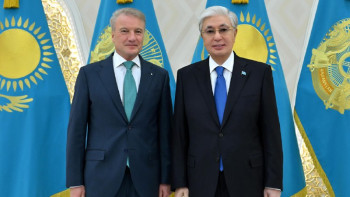 Фотография к новости: Тоқаев Сбербанк басшысын қабылдап, банк саласы мен ЖИ мәселелерін талқылады