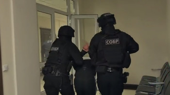 Фотография к новости: «Өкінемін, кінәлімін»: Полиция қызметкерін жабылып ұрғандар кешірім сұрады