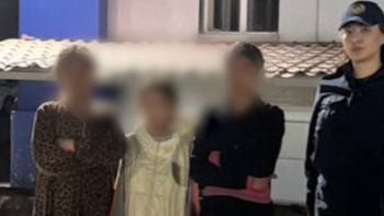 Фотография к новости: Алматыда саябақта тұрғындарға тап берген жасөспірім қыздар ұсталды