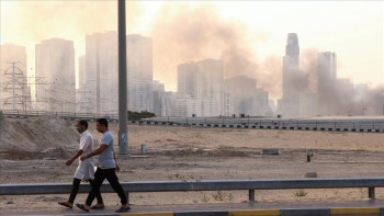 Фотография к новости: БАӘ астанасында шабуылдан соң ірі зауыт өртенді