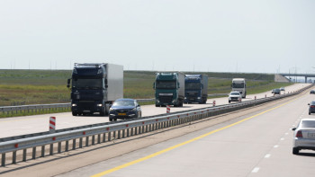 Фотография к новости: ЖИ жүргізушілерді қалай бақылайды: Қазақстан жолдарында не өзгеруде?