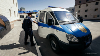 Фотография к новости: Астанада полицейлерді балағаттаған тұрғын 3 жылға сотталып кетті