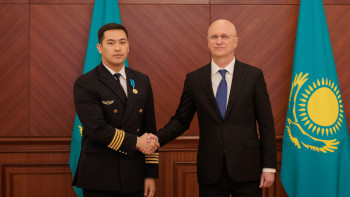 Фотография к новости: Таяу Шығыстан 10 мыңнан астам қазақстандықты эвакуациялағандар марапатталды