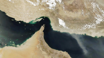 Фотография к новости: Ормуз бұғазы дауы: Иран бақылау құқығын талап етті