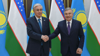 Фотография к новости: Тоқаев Мирзиёевпен бейресми кездесу өткізді