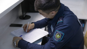 Фотография к новости: Елордада бағдаршамның қызыл түсіне 133 км/сағ жылдамдықпен өткен жүргізуші қамалды