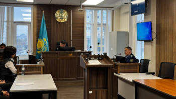 Фотография к новости: Блогер Ерболат Жанабылов сотта жауап беруді бастады