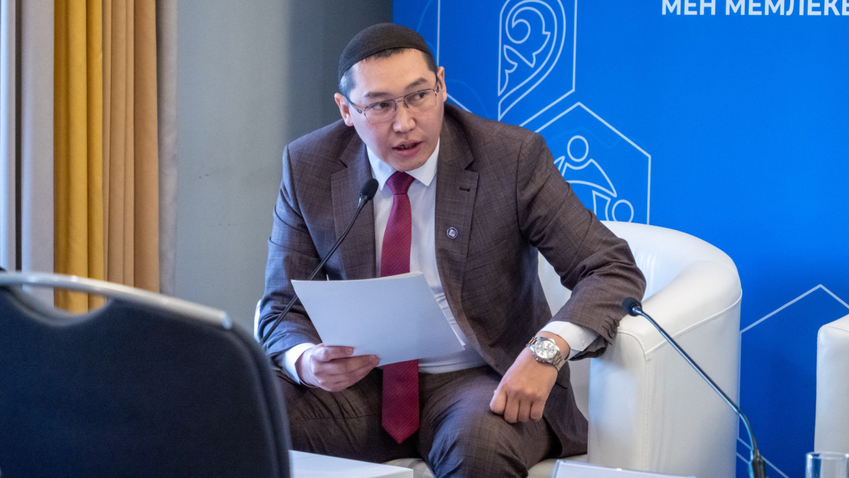  спикердің жеке мұрағатынан