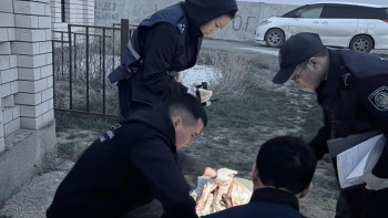 Фотография к новости: Атырау облысында зираттан аңшы мылтығы мен оқ-дәрі табылды