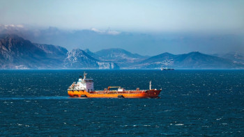 Фотография к новости: Ормуз бұғазында мұнай тиеген үнді танкерлеріне қысым жасалды